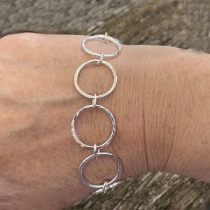 Silver round circle link bracelet