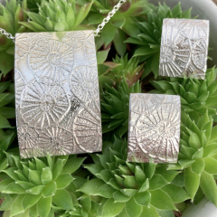 Coral-Pattern-Necklace-Earrings