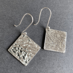 Diamond-Hammered-Squares