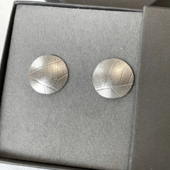 Leaf-Pattern-Studs