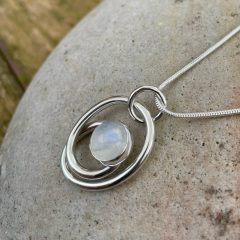 Moonstone-Knot-Pendant