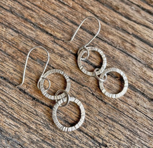 Linked Circle earrings